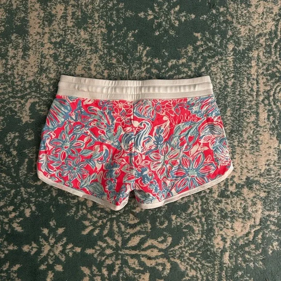 Lilly Pulitzer patterned shorts - Picture 2 of 3